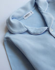 Långärmad pyjamas barn - blå med vita detaljer