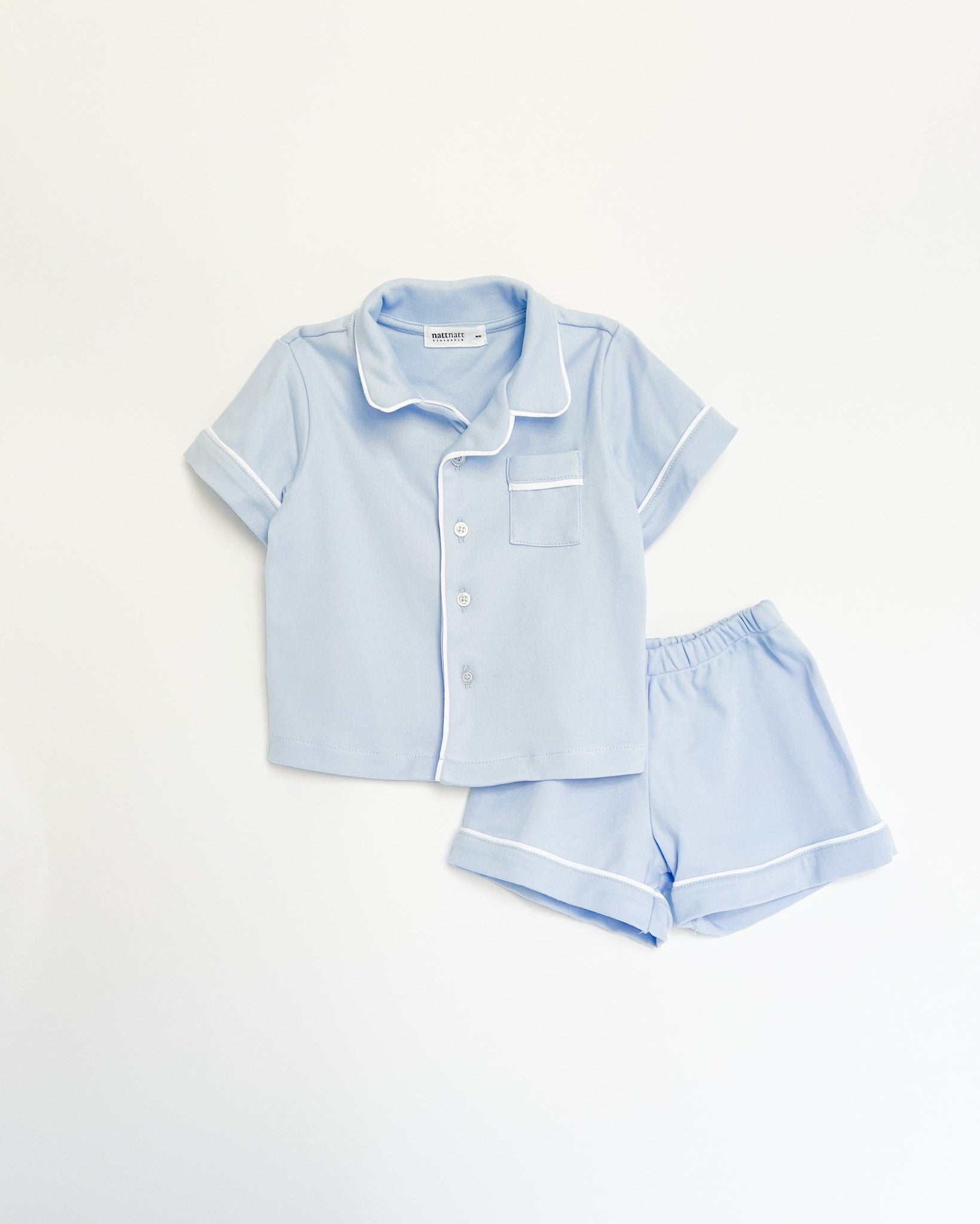 Kortärmad pyjamas blå med vita detaljer