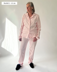 Långärmad pyjamas dam - rosa med vita detaljer