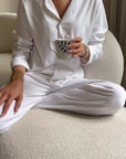 Långärmad pyjamas dam - vit med vita detaljer