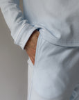 Långärmad pyjamas dam - ljusblå med vita detaljer