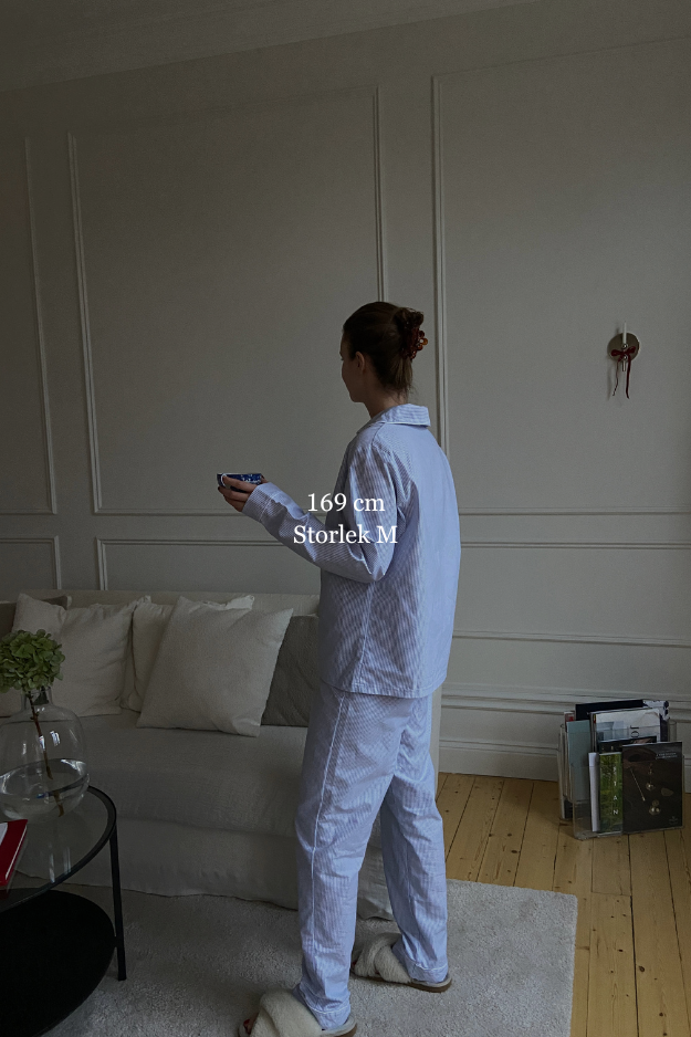 Långärmad pyjamas dam - randig blå/vit