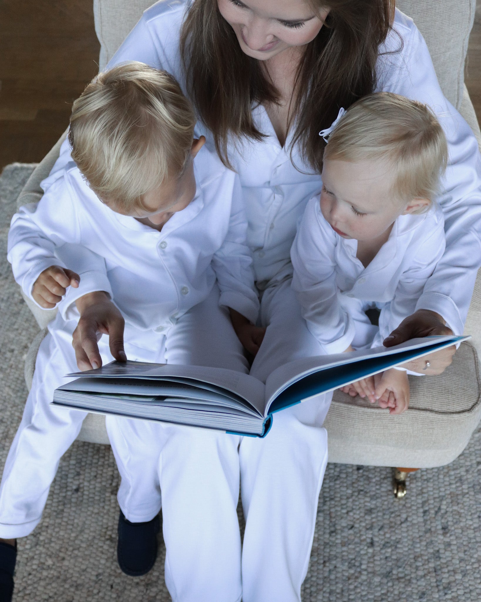 Långärmad pyjamas barn - vit med vita detaljer