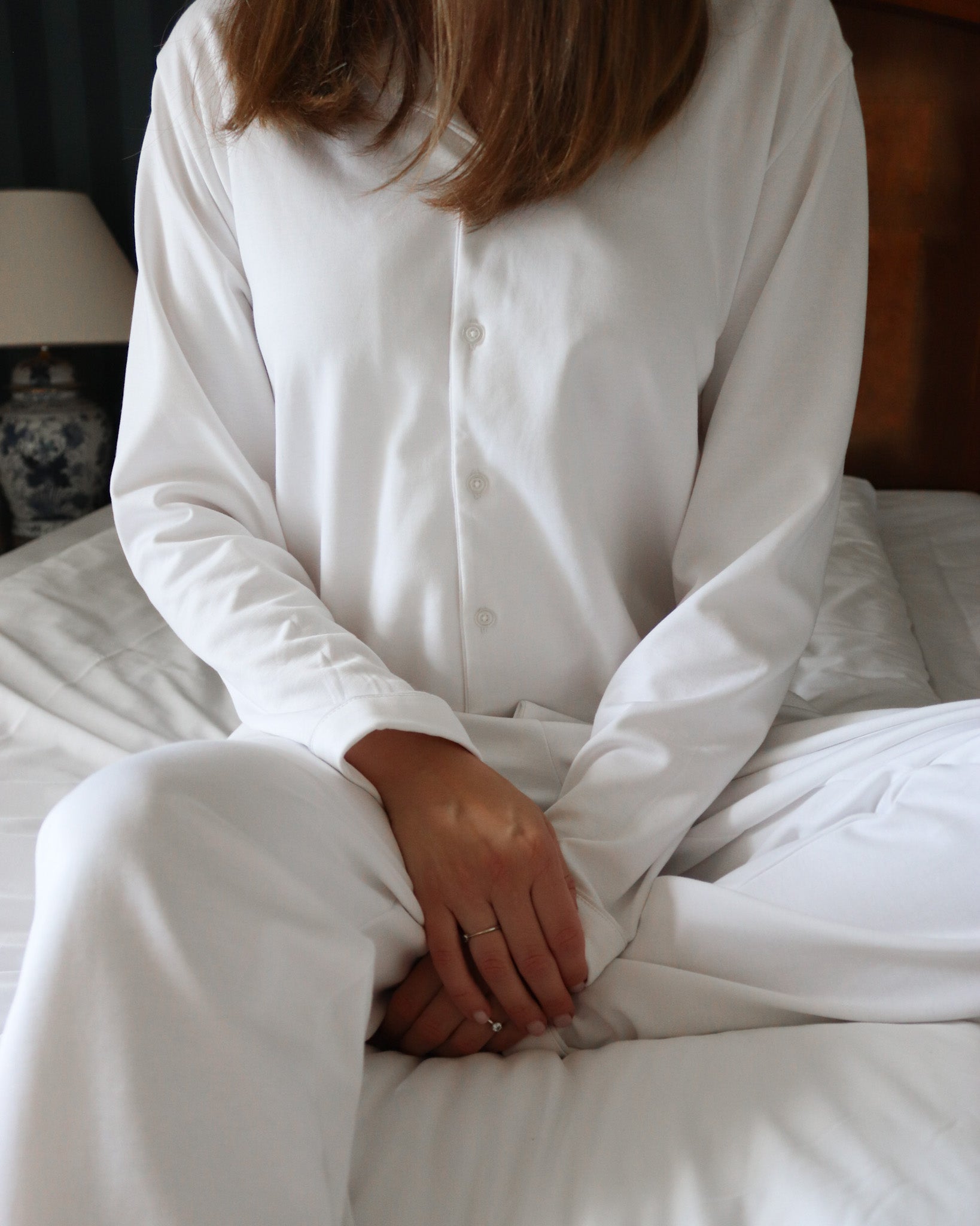 Långärmad pyjamas dam - vit med vita detaljer