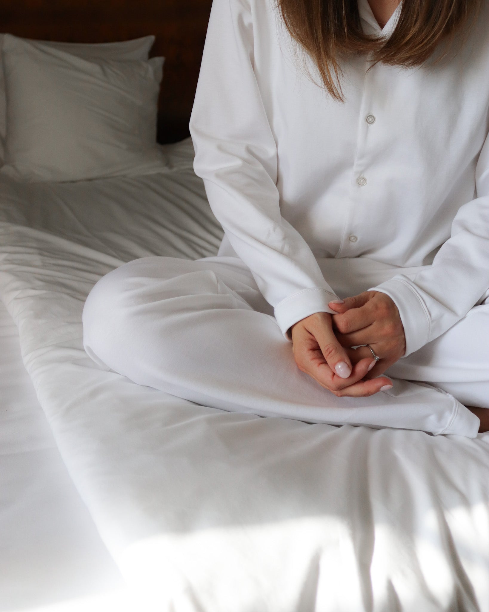 Långärmad pyjamas dam - vit med vita detaljer