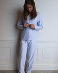 Långärmad pyjamas dam blå vit randig
