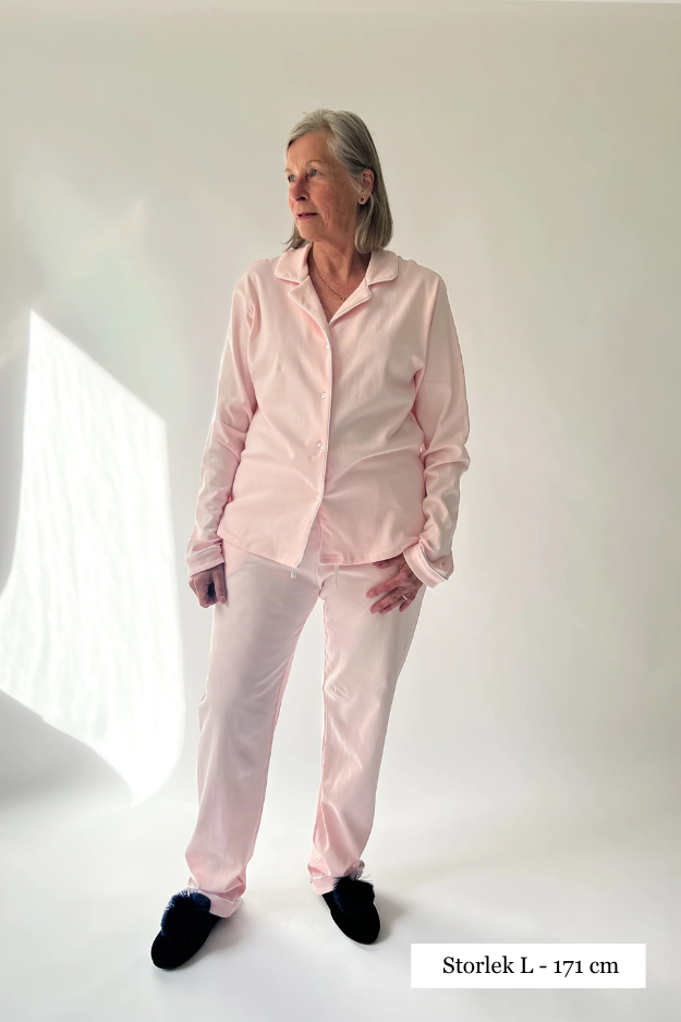 Långärmad pyjamas dam - rosa med vita detaljer