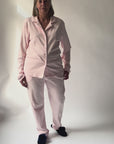 Långärmad pyjamas dam - rosa med vita detaljer